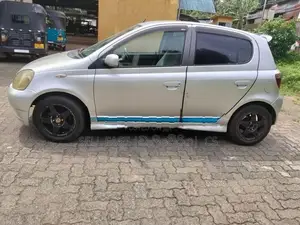 Toyota Vitz 2001