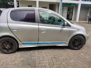 Toyota Vitz 2001