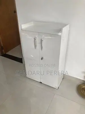 White shoe cupboard (011)