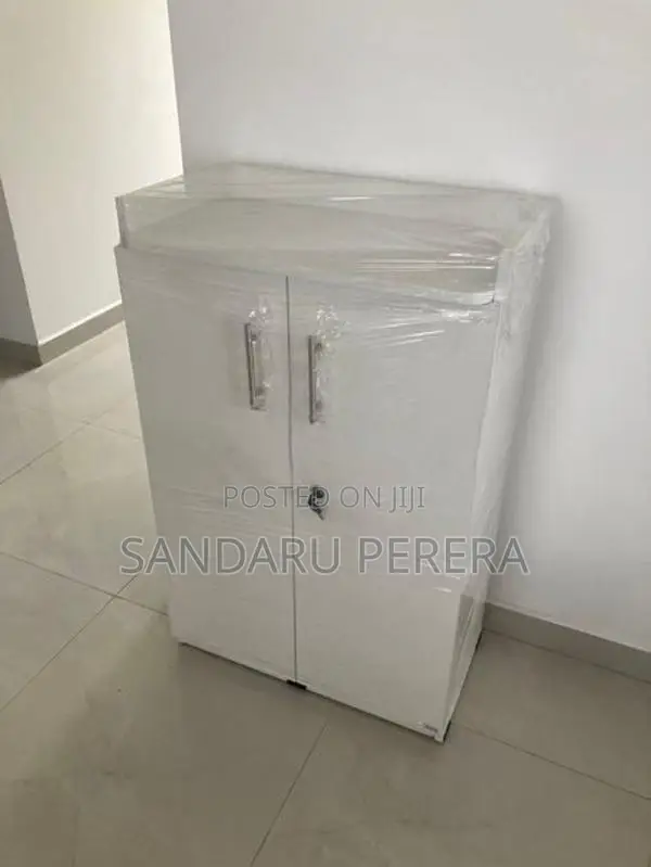 White shoe cupboard (011)