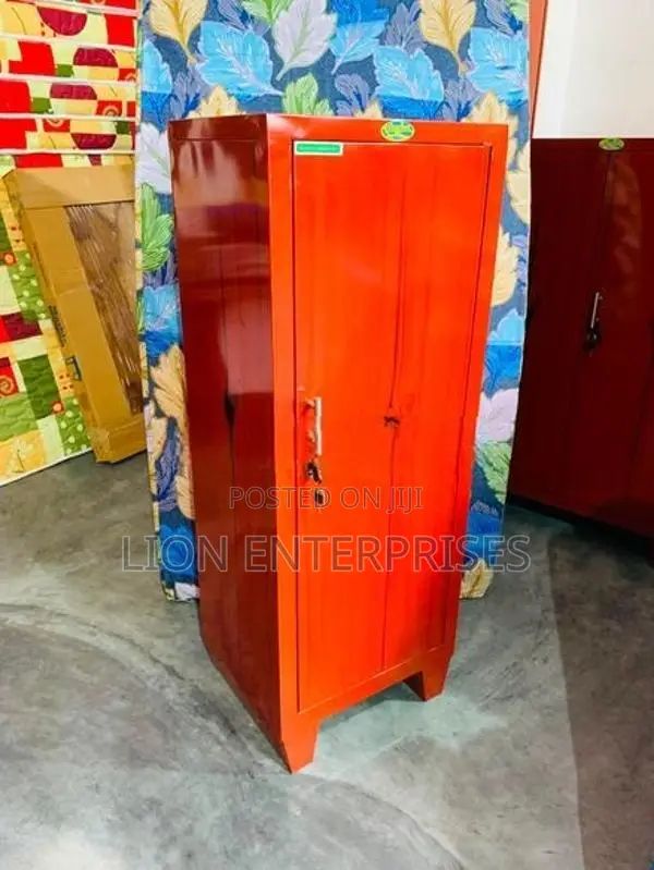 4×1.5 Steel cupboards
