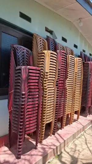plastic dining chairs