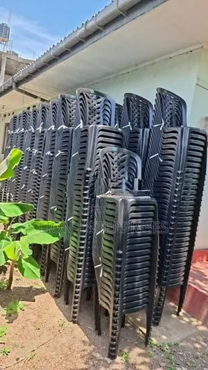 plastic dining chairs