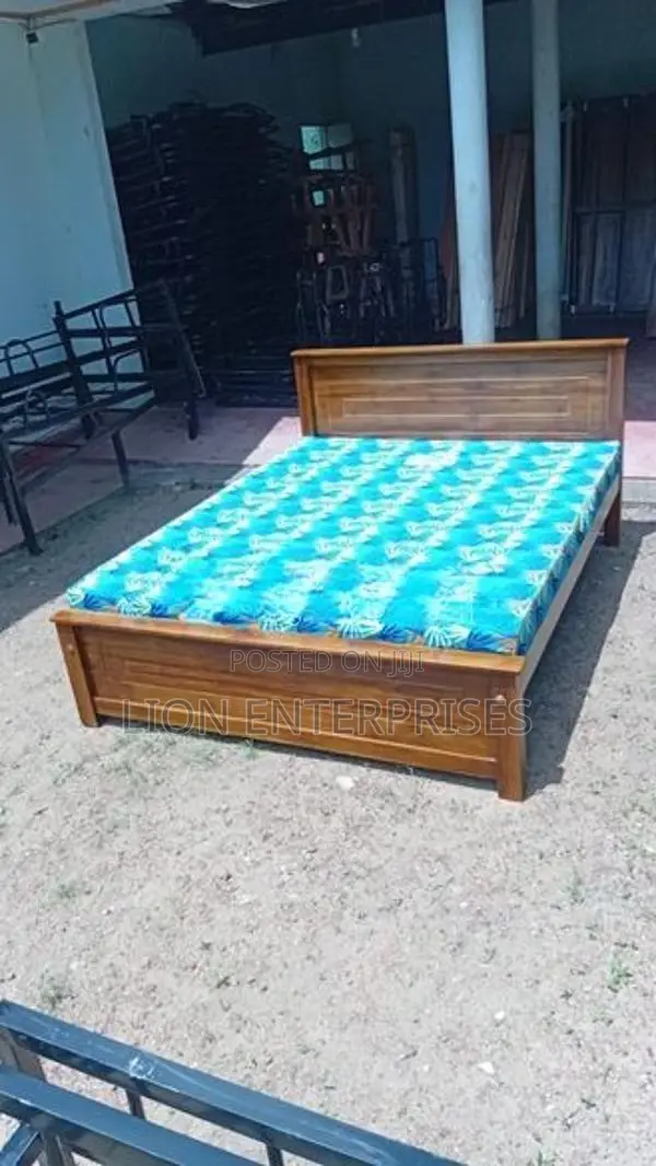 72×60 Teak box bed with Double layer mattress