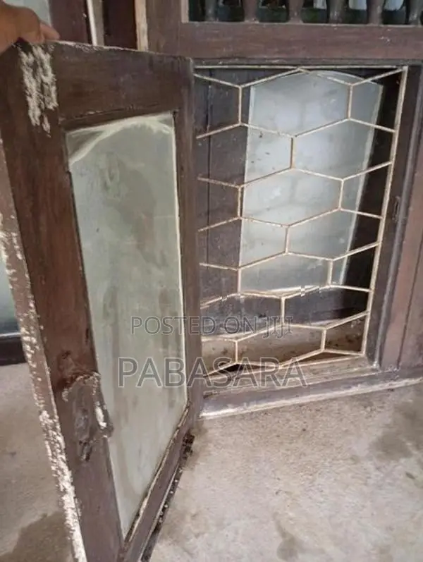 Teak Wood Windows ( තේක්ක දැව ජනෙල් )