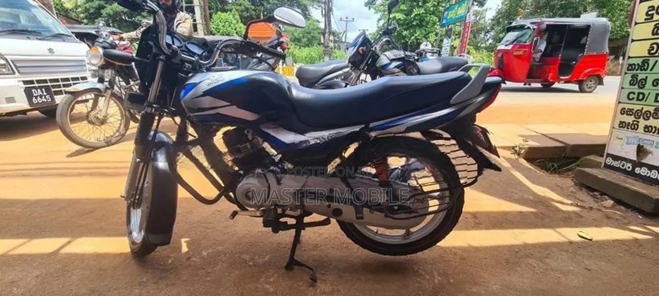 Bajaj CT100 2019