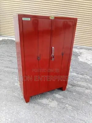 4×2.5 Ft Steel Cupboards