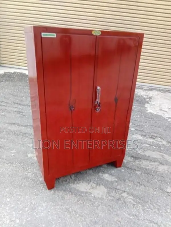 4×2.5 Ft Steel Cupboards
