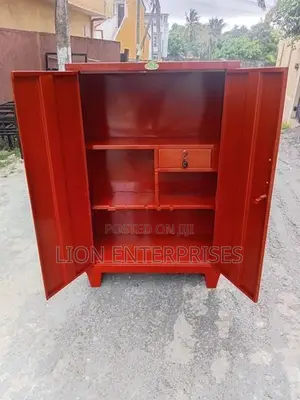 4×2.5 Ft Steel Cupboards