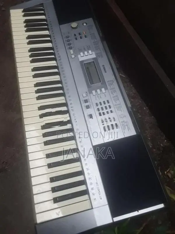 Yamaha PSR E 443