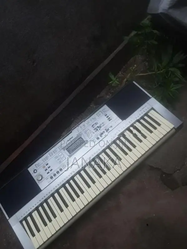 Yamaha PSR E 443