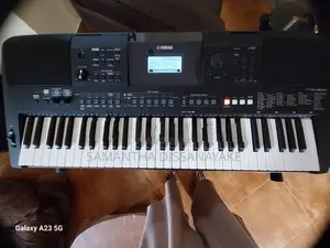 Yamaha Organ E 463