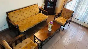 Nadun Settee set with Coffee Table