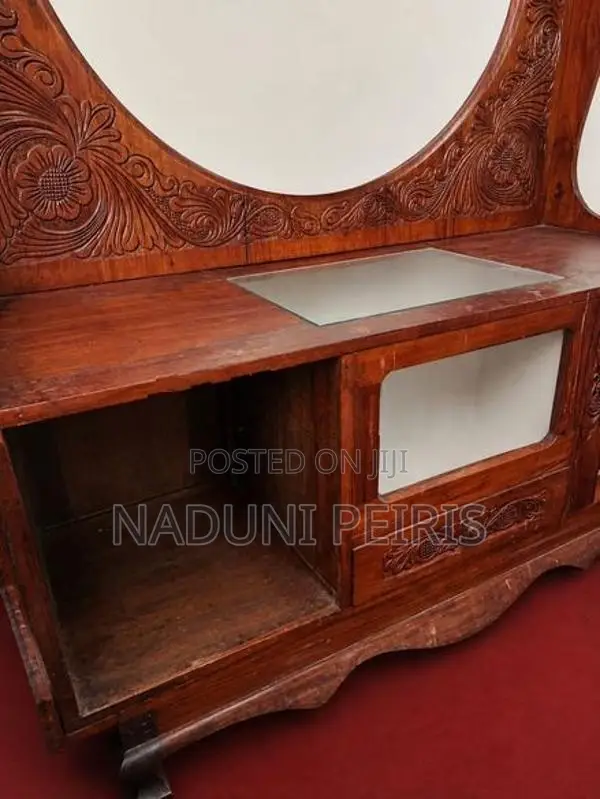 Antique-Style Carved Wooden Dressing Table with A Large Framed Mirror