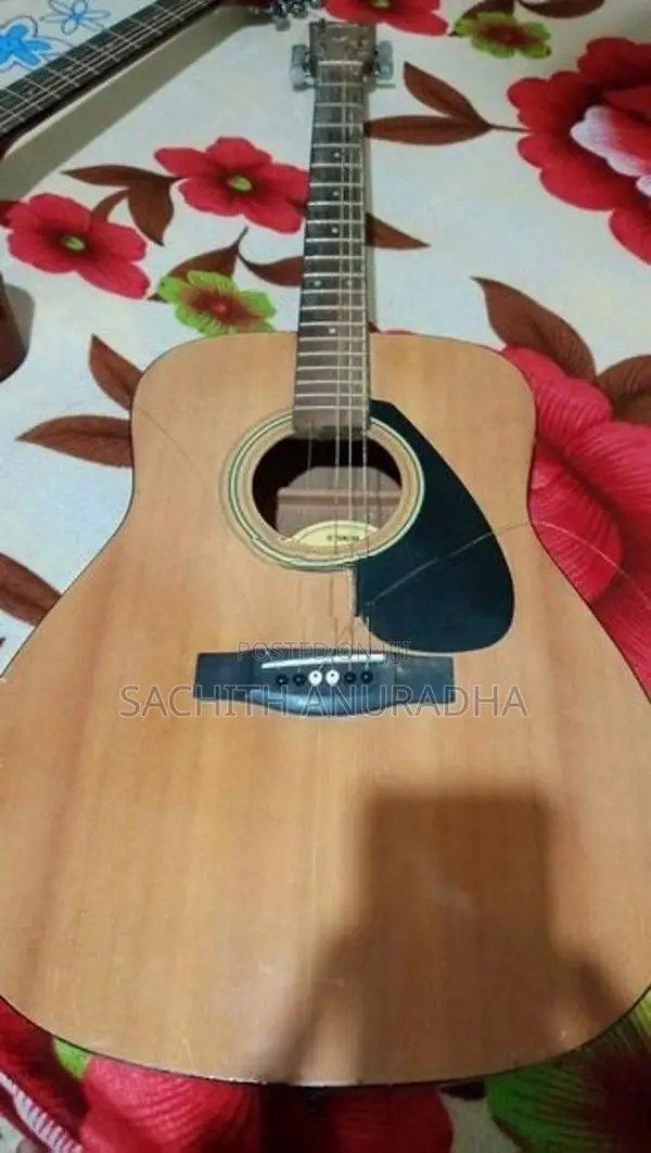Yamaha F310 Guitar