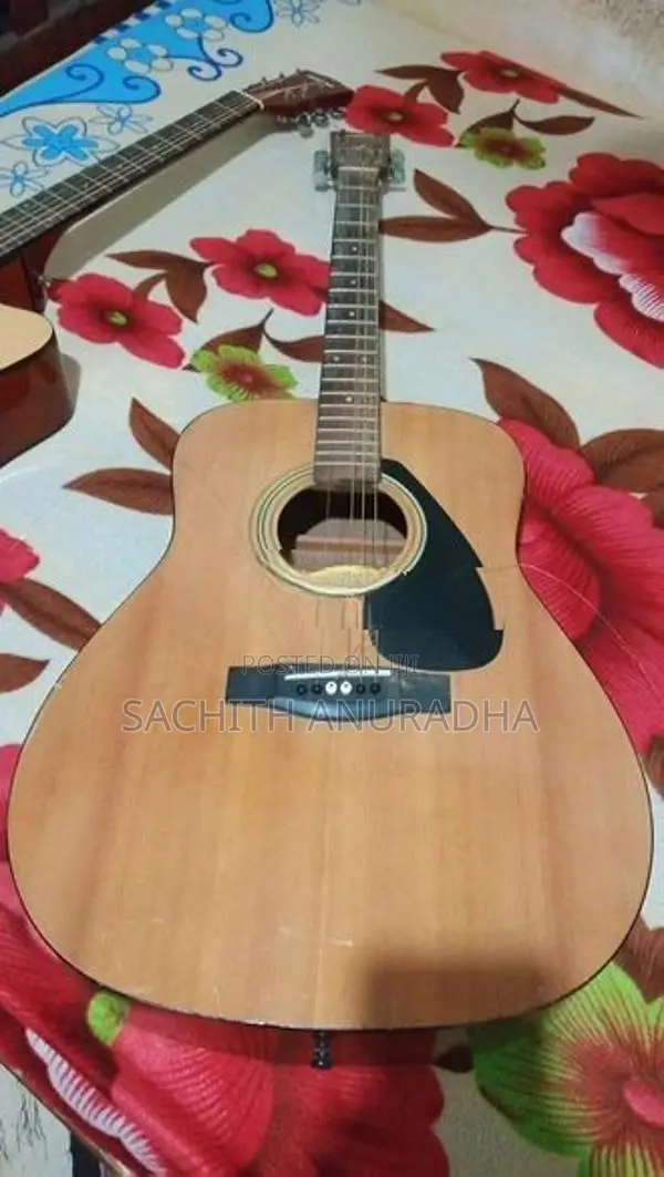 Yamaha F310 Guitar