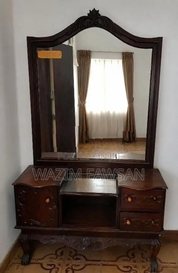 Dressing Mirror Table