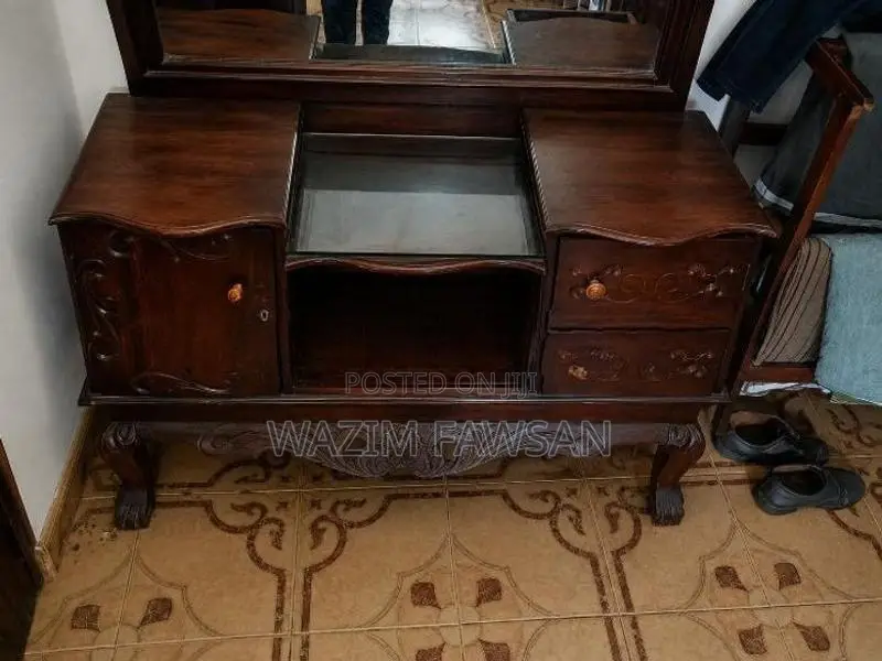 Dressing Mirror Table
