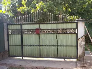 Used Gate