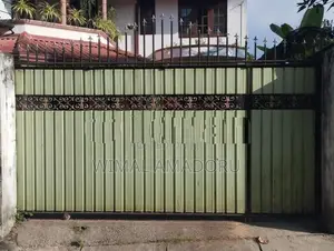 Used Gate