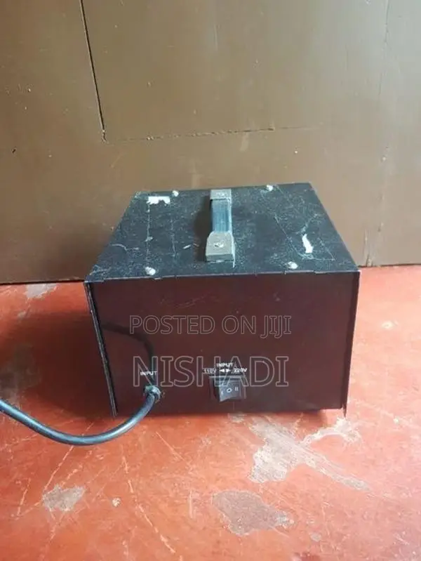 110v ට්‍රාන්ස්ෆෝමරය
