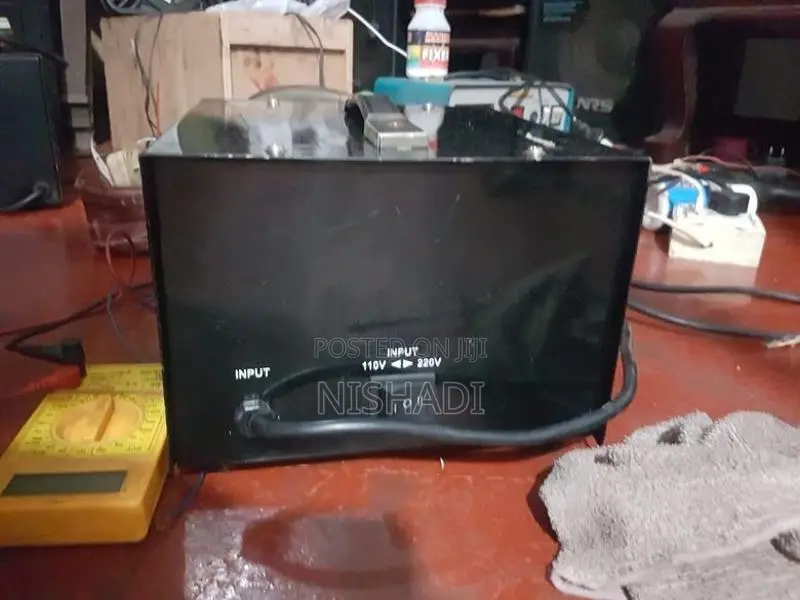 110v ට්‍රාන්ස්ෆෝමරය
