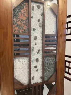 තේක්ක ලී කෑම මේසය