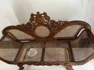 තේක්ක ලීයෙන් නිමැයු කවිච්චියක්