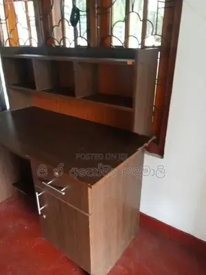 මේසයක්