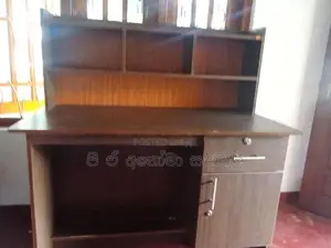 මේසයක්
