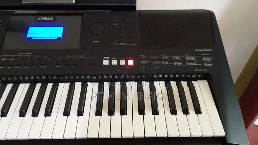 YAMAHA E453 KEYBOARD