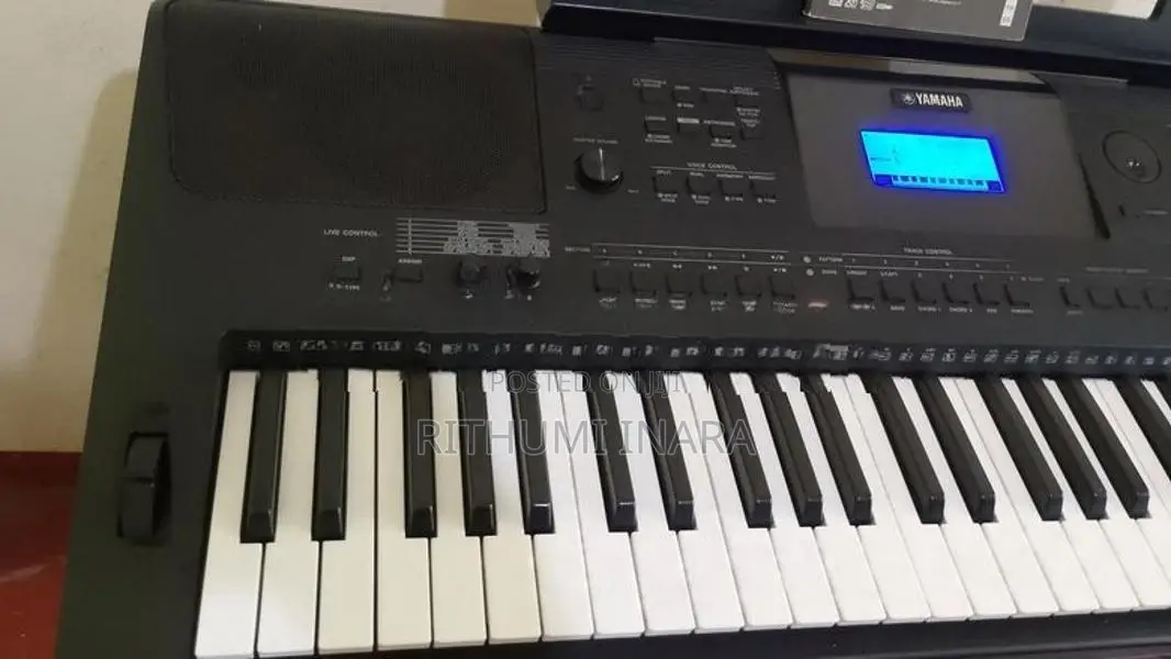 YAMAHA E453 KEYBOARD