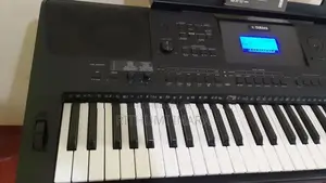 YAMAHA E453 KEYBOARD