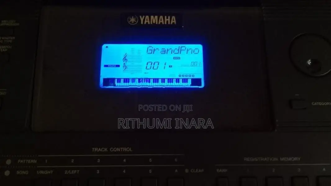 YAMAHA E453 KEYBOARD