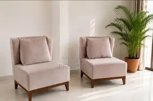 Living with dining furniture in excellent condition