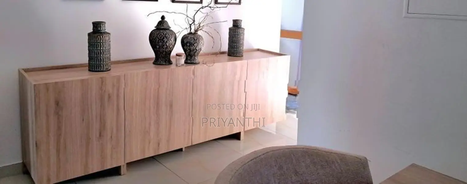 Living with dining furniture in excellent condition