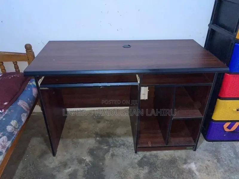 Computer Table Damro Kwt019