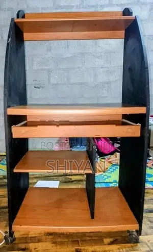 Computer table