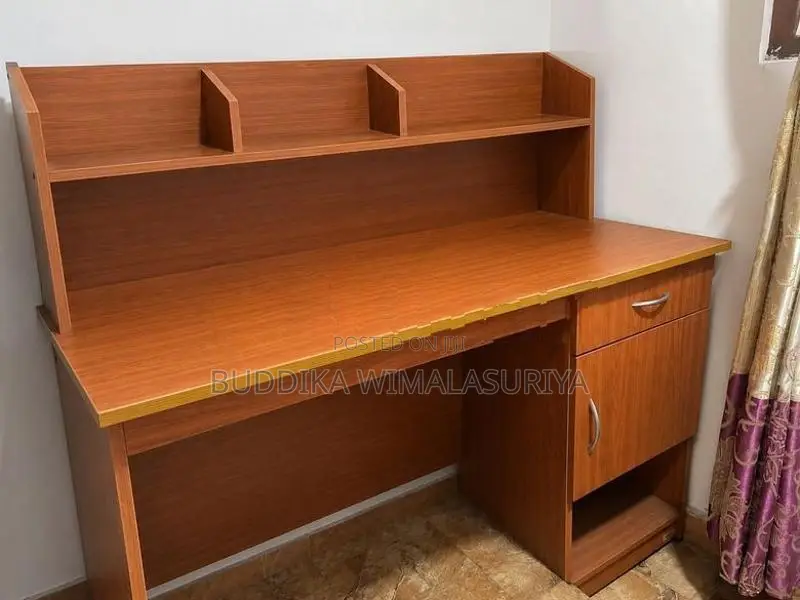 writting table