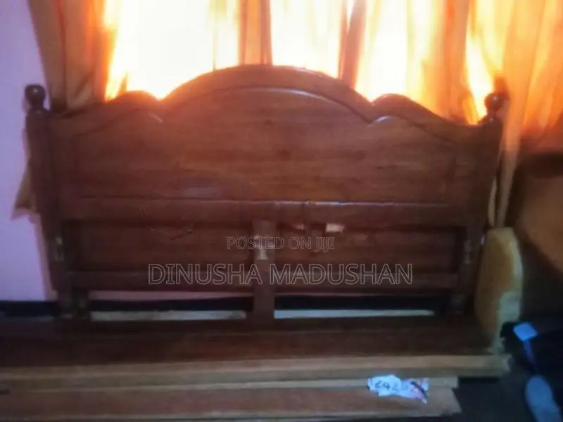 Teak Bed තේක්ක ඇඳ