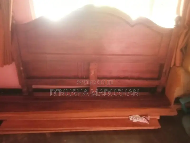 Teak Bed තේක්ක ඇඳ