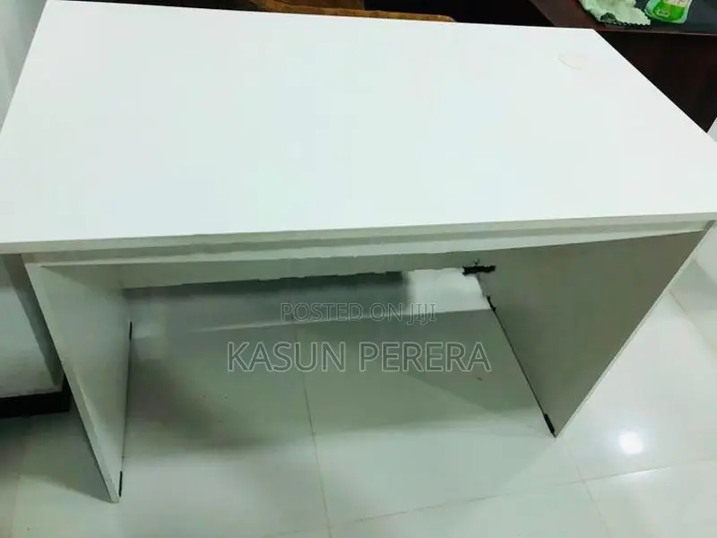 Office Table / Study (3.5 x 2 ft)