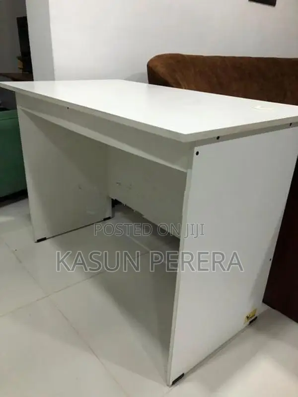 Office Table / Study (3.5 x 2 ft)