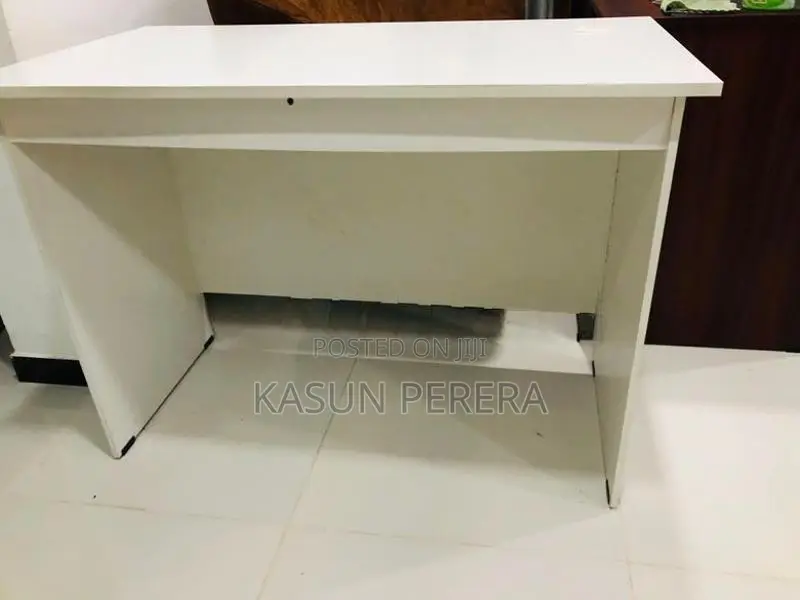 Office Table / Study (3.5 x 2 ft)