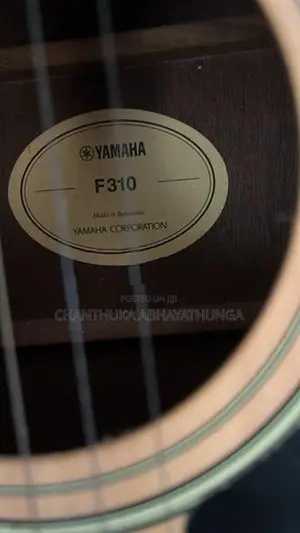 Yamaha Acoustic Guitar