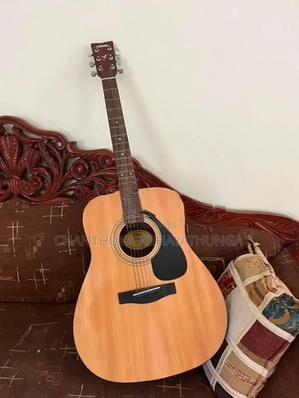 Yamaha Acoustic Guitar
