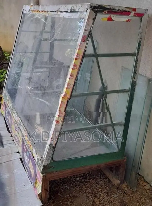 Aluminum Showcase
