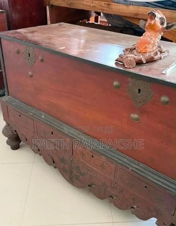 Antique Teak Pettagama / Carved Chest