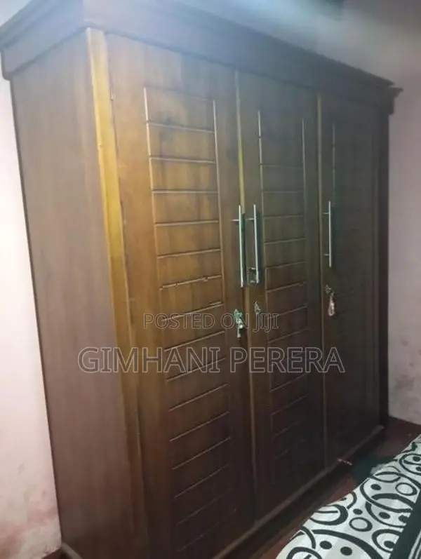 දොර තුන තේක්ක අල්මාරිය