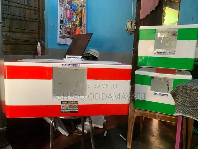 கோழி குஞ்சு பொறிக்கும் மெசின்